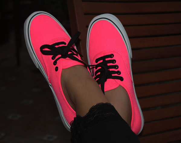 vans rosa fluorescente